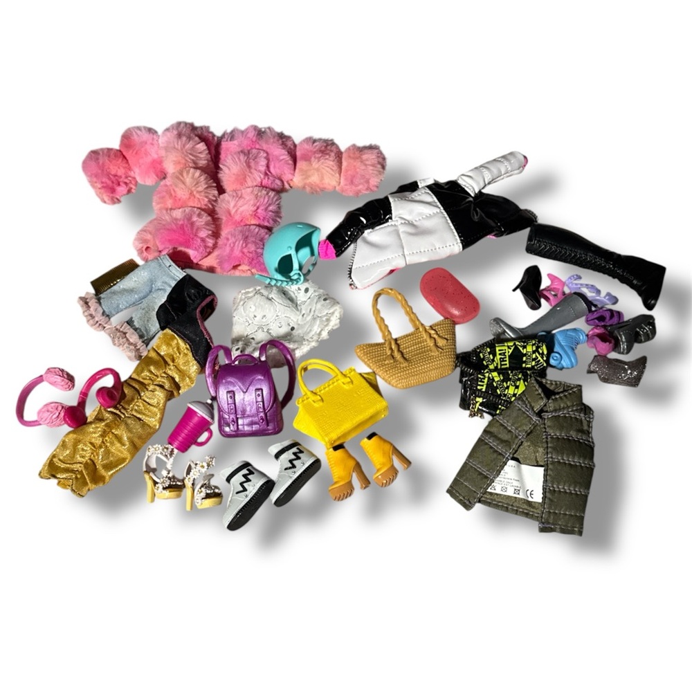 Barbie,LOL, OMG & Rainbow High Doll Clothing & Accessories Lot 17 Pieces
